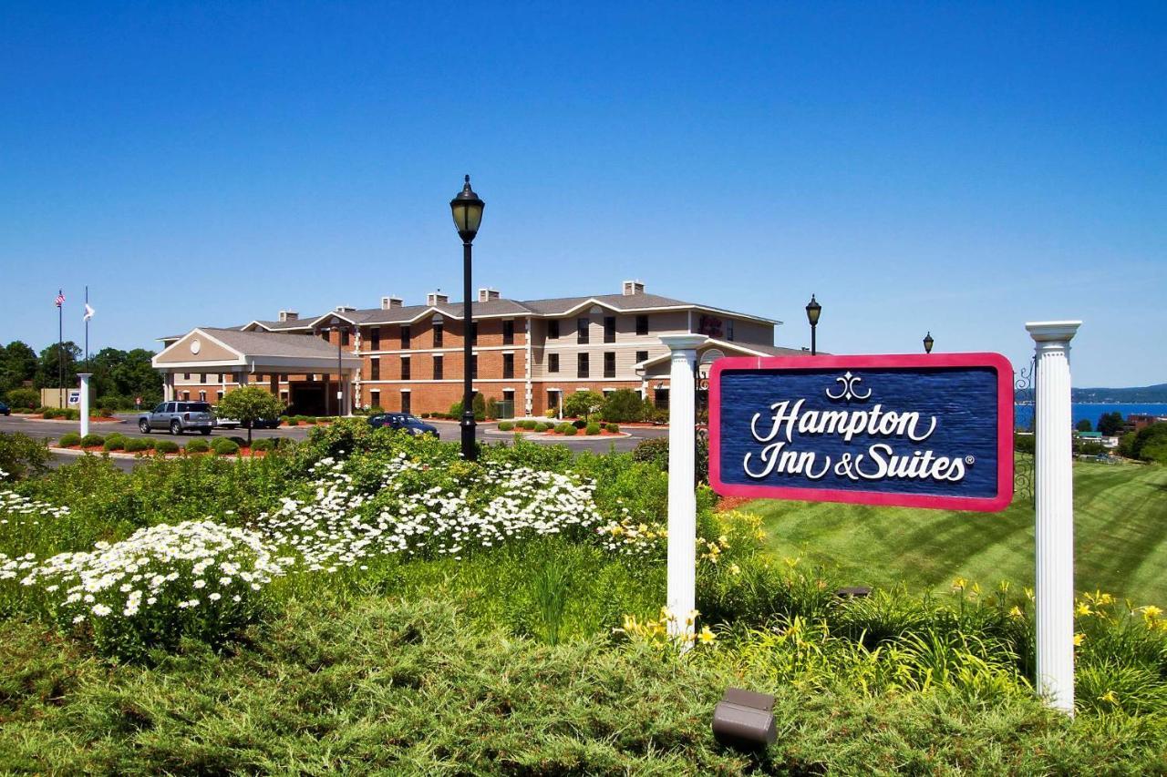 Hampton Inn & Suites Петоски Екстериор снимка