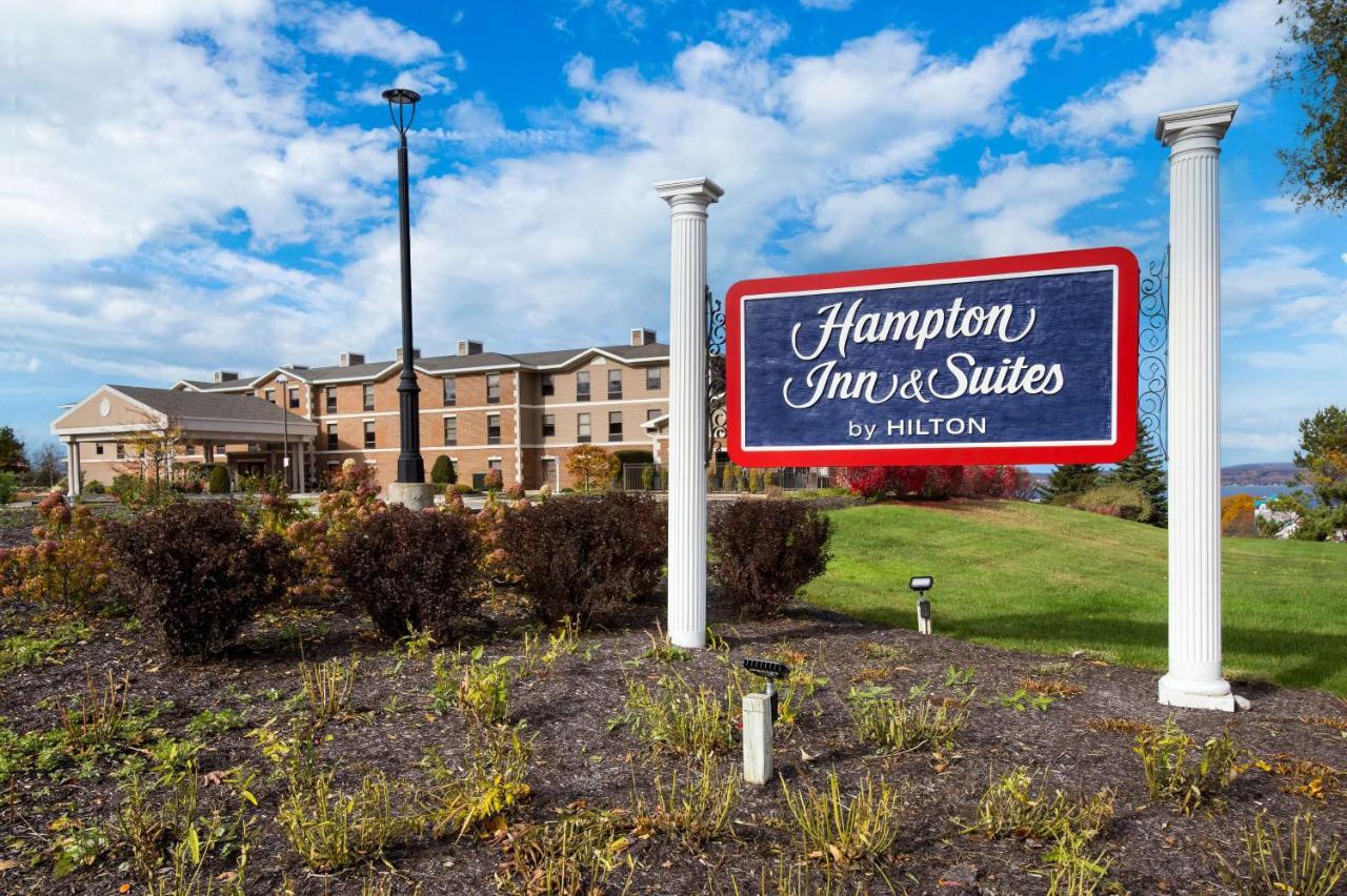 Hampton Inn & Suites Петоски Екстериор снимка